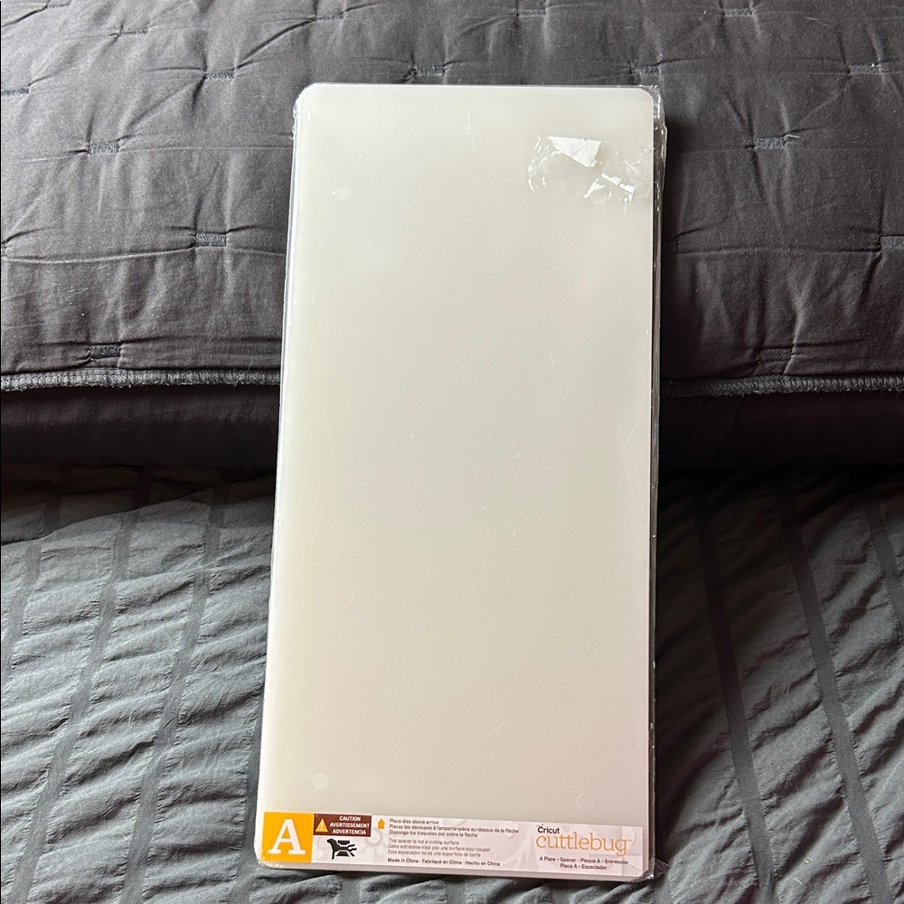 Brand new Cricut long Cuttlebug A Spacer die cutting Plate NWT